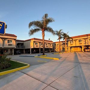 Orange Tustin Inn In Orange